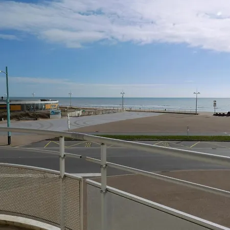 Superbe 2 Avec Vue Sur Et Garage Prive - Fr-1-323-326